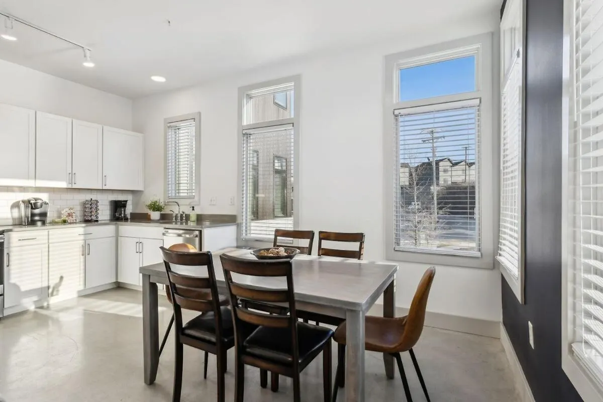 Modern Townhome 2 Miles South Of Downtown And Broadway Ave Nashville